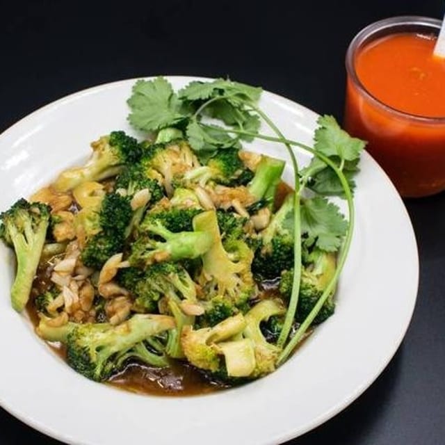 Broccoli in Garlic Sauce.